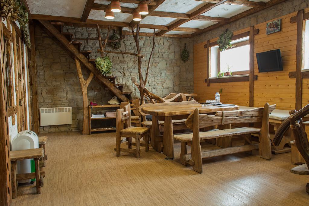 Отель Галактика Винники Экстерьер фото